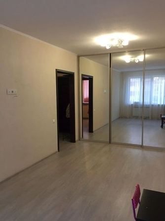 
   Продам 1-комнатную, 35 м², Северная Звезда ул

. Фото 2.