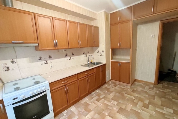 
   Продам 3-комнатную, 63 м², Вятская ул, 112

. Фото 4.