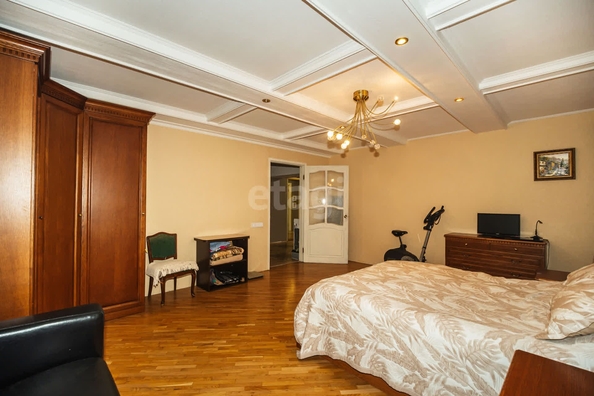 
   Продам 4-комнатную, 120 м², Красноармейская ул, 210/117

. Фото 1.