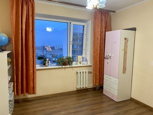 
   Продам 2-комнатную, 63 м², Октябрьская ул, 124

. Фото 4.