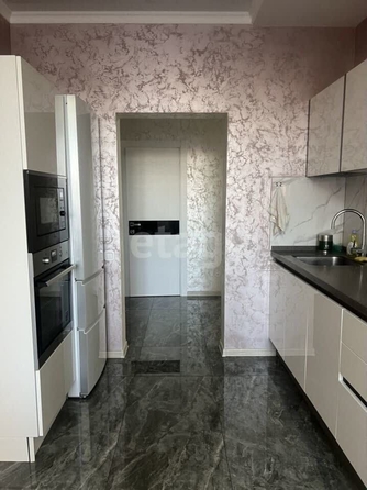 
   Продам 3-комнатную, 100 м², Добровольского пл, 1/1

. Фото 2.