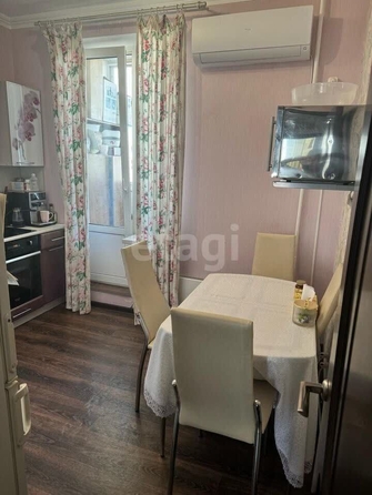 
   Продам 2-комнатную, 58 м², Жданова ул, 9

. Фото 2.