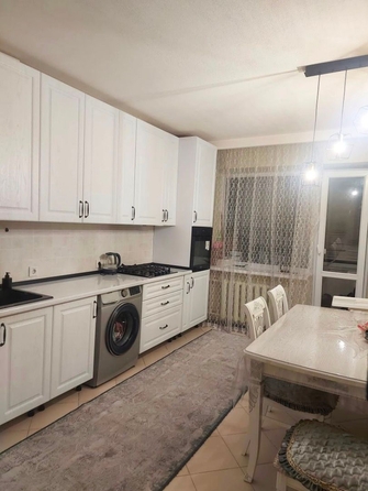 
   Продам 3-комнатную, 84 м², Думенко ул, 11Д

. Фото 6.