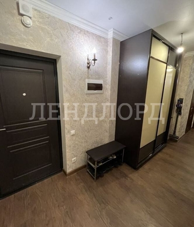 
   Продам 3-комнатную, 83 м², Закруткина ул, 61

. Фото 1.