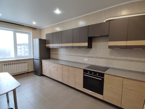 
   Продам 2-комнатную, 80 м², Орджоникидзе ул, 2Г

. Фото 3.