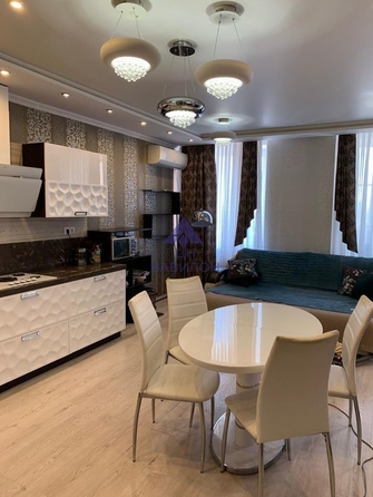 
   Продам 3-комнатную, 119.8 м², Строителей пр-кт, 2В

. Фото 8.