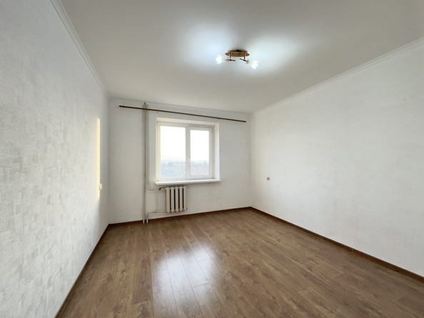 
   Продам 2-комнатную, 52.9 м², Коминтерна ул, 143

. Фото 4.