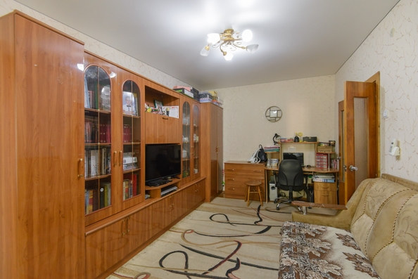 
   Продам 2-комнатную, 42.9 м², 22-я линия ул, оение 7

. Фото 2.