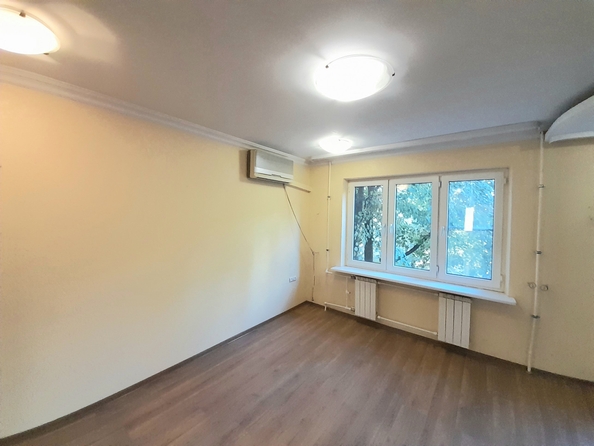 
   Продам 4-комнатную, 82 м², Зорге ул, 31

. Фото 2.