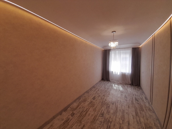 
   Продам 2-комнатную, 46 м², Стачки пр-кт, 215/2

. Фото 5.