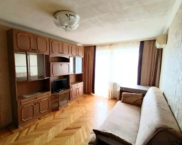 
   Продам 2-комнатную, 45.7 м², 11-я линия ул, 9 к 27

. Фото 1.