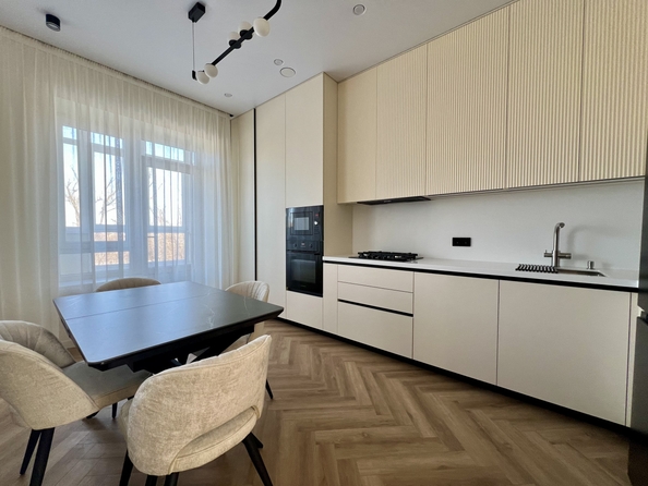 
   Продам 2-комнатную, 60 м², Речников ул, 15Вк2

. Фото 8.