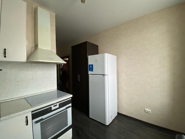 
   Продам 1-комнатную, 37 м², Еременко ул, 103

. Фото 8.