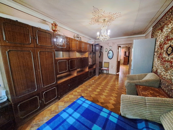 
   Продам 3-комнатную, 61 м², Смычки ул, 45

. Фото 1.