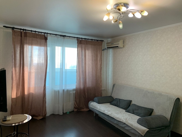 
   Продам 2-комнатную, 57 м², Таганрогская ул, 171

. Фото 2.