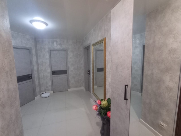 
   Продам 3-комнатную, 72 м², 2-я Краснодарская ул, 169б

. Фото 5.