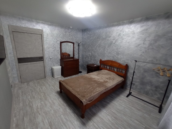 
   Продам 3-комнатную, 72 м², 2-я Краснодарская ул, 169б

. Фото 9.
