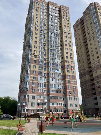 
   Продам 3-комнатную, 77 м², Днепровский пер, 117

. Фото 1.