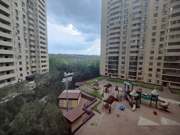 
  Продается 2-комн. квартира, 62.5 м², Королева пл
. Фото 2.