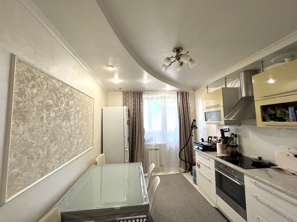 
   Продам 2-комнатную, 76 м², 40-летия Победы пр-кт, 85

. Фото 2.