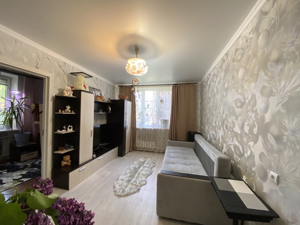 
   Продам 3-комнатную, 49 м², Гризодубовой ул, 48

. Фото 1.
