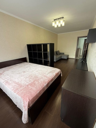 
   Продам 1-комнатную, 50.7 м², Малиновского ул, 66

. Фото 2.