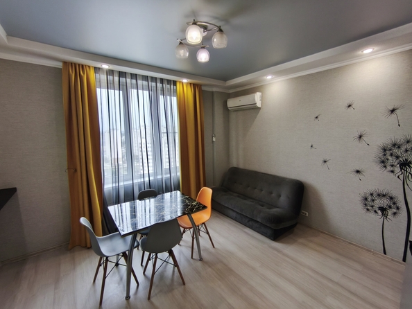 
   Продам 2-комнатную, 56 м², Еременко ул, 94

. Фото 1.