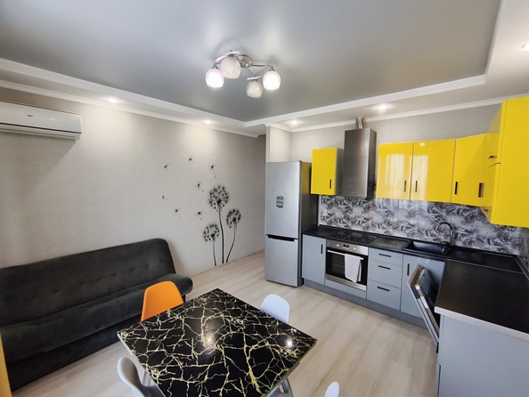 
   Продам 2-комнатную, 56 м², Еременко ул, 94

. Фото 2.