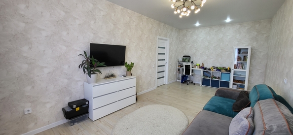 
   Продам 2-комнатную, 65.2 м², Вересаева ул, 101

. Фото 1.