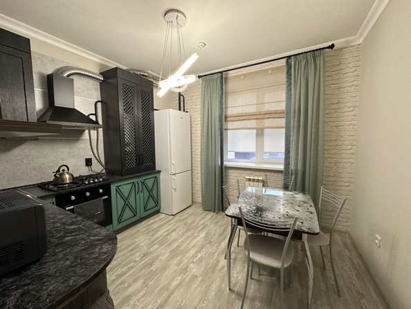 
   Продам 3-комнатную, 75.5 м², Фрунзе ул, 1/10

. Фото 2.