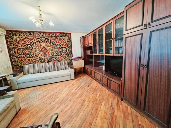 
   Продам 1-комнатную, 45 м², 40-летия Победы пр-кт, 73/17

. Фото 2.
