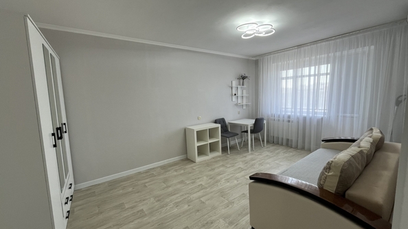 
   Продам 1-комнатную, 38 м², 339-й Стрелковой Дивизии ул, 17

. Фото 1.