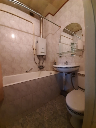 
   Продам 3-комнатную, 70 м², 20-я улица ул, 60

. Фото 10.