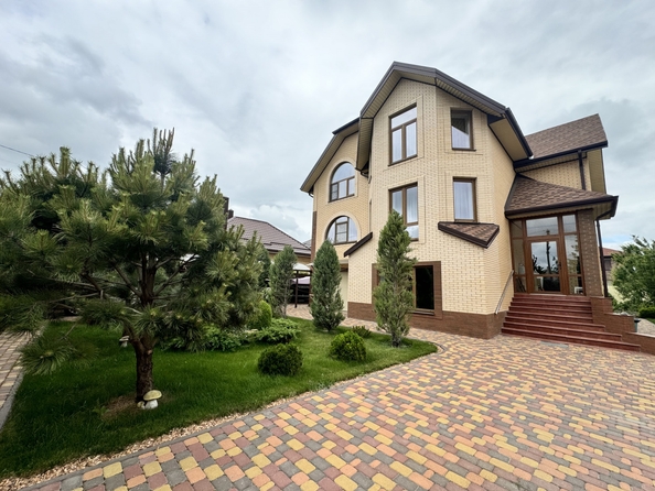 
   Продам дом, 295 м², Янтарный

. Фото 1.