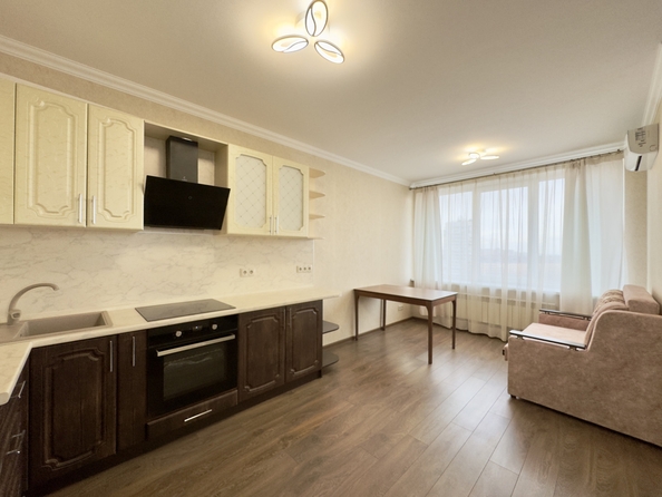 
   Продам 1-комнатную, 39 м², Мира ул, 1

. Фото 1.