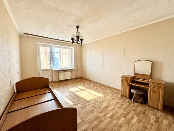 
   Продам 2-комнатную, 52.4 м², Платова ул, 64

. Фото 2.