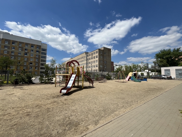 
   Продам 2-комнатную, 57 м², 339-й Стрелковой Дивизии ул, 12

. Фото 22.