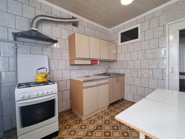 
   Продам 1-комнатную, 35.8 м², 18-я улица ул, 69

. Фото 6.