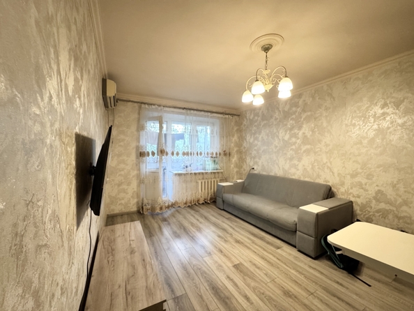 
   Продам 2-комнатную, 55 м², 40-летия Победы пр-кт, 95

. Фото 2.