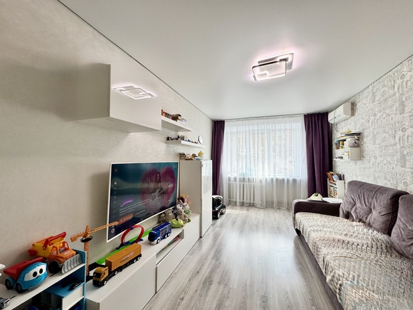 
   Продам 2-комнатную, 50.5 м², 40-летия Победы пр-кт, 37

. Фото 1.
