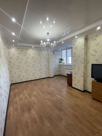 
   Продам 3-комнатную, 82 м², Жмайлова ул, 4

. Фото 4.