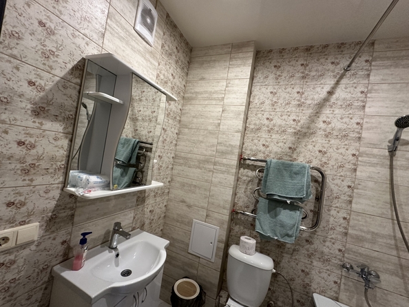 
   Продам 1-комнатную, 39 м², Малиновского ул, 76

. Фото 2.