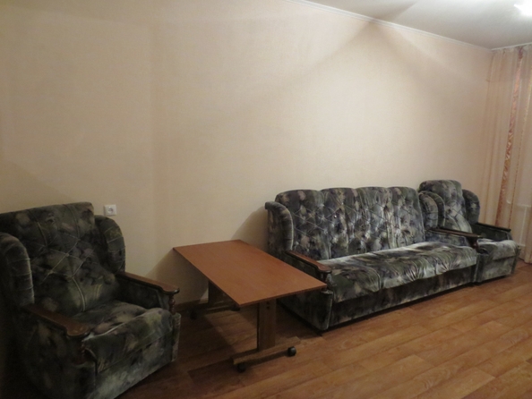 
   Продам 2-комнатную, 51 м², 339-й Стрелковой Дивизии ул, 3

. Фото 2.