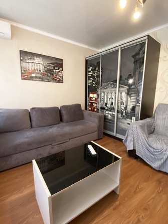
   Продам 1-комнатную, 36.5 м², Межевая ул, 110/37

. Фото 2.