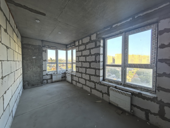
   Продам 3-комнатную, 77 м², 23-я линия ул, 23

. Фото 2.