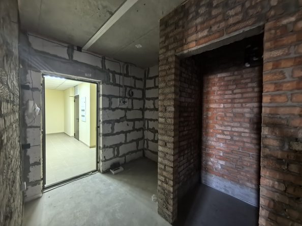 
   Продам 3-комнатную, 77 м², 23-я линия ул, 23

. Фото 6.