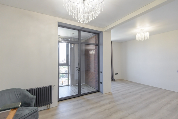 
   Продам 4-комнатную, 139.1 м², Максима Горького ул, 120

. Фото 4.