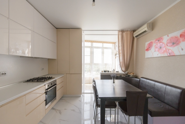 
  Продается 2-комн. квартира, 77.03 м², Береговая ул, д. 117
. Фото 8.