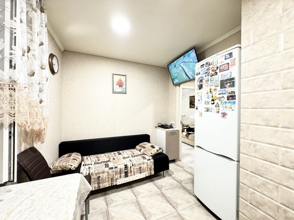 
   Продам 1-комнатную, 40 м², 40-летия Победы пр-кт, 65

. Фото 2.