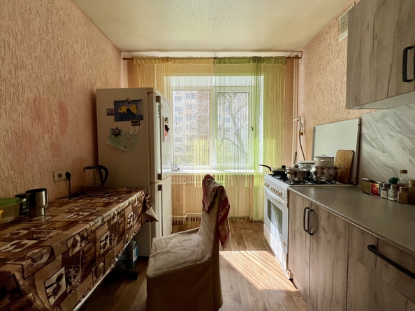 
   Продам 1-комнатную, 35.2 м², Платова ул, 72

. Фото 2.